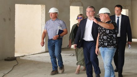 Мэр Воронежа проверил ход строительства новой школы в микрорайоне «Процессор»