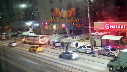 Мэрия назвала причину оцепления автобуса в центре Воронежа