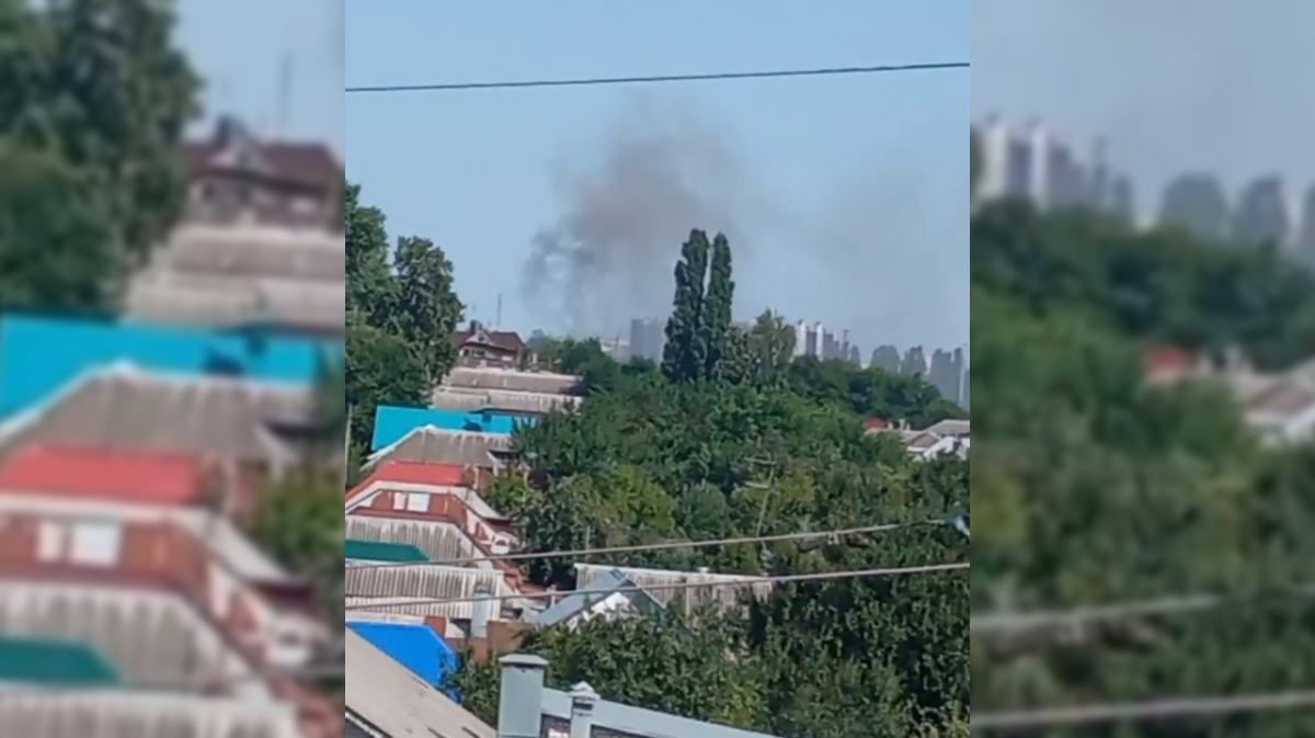 На улице Семилукской огонь охватил авто и частный дом | 08.07.2024 |  Воронеж - БезФормата