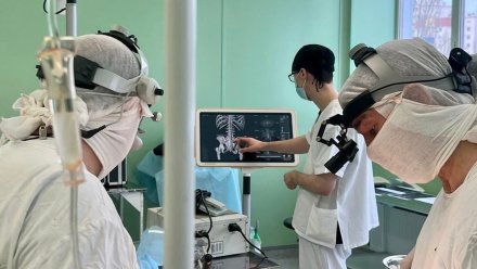 Воронежские врачи спасли женщину с переломом позвоночника