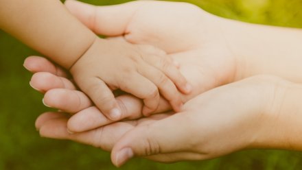 В Нововоронеже ребёнок остался инвалидом после ошибки врачей при родах 