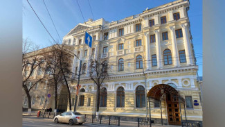 Оставшуюся на 12 лет без паспорта многодетную мать попросили прийти в воронежский ЗАГС