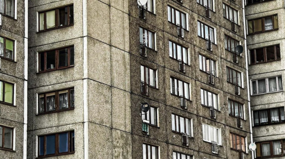 Тело пенсионера нашли во дворе девятиэтажки в Воронеже – Новости Воронежа и  Воронежской области – Вести Воронеж