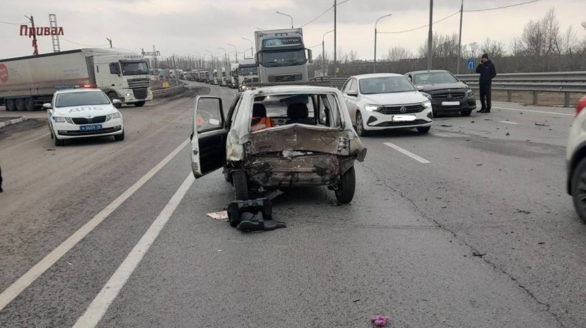 Девочки-подростки пострадали в ДТП на трассе под Воронежем | 09.03.2023 |  Воронеж - БезФормата