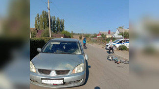 Под Воронежем 11-летний велосипедист попал под колёса Mitsubishi Lancer