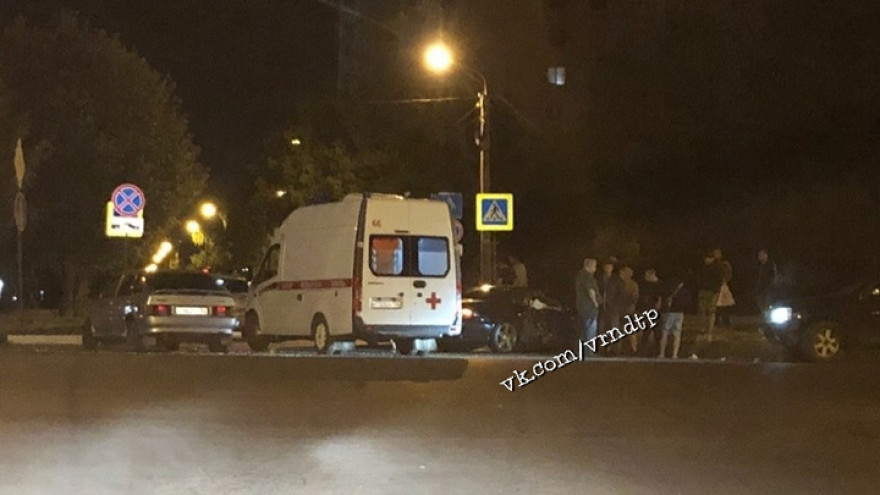 В Воронеже водитель не уступил дорогу и устроил ДТП с тремя пострадавшими