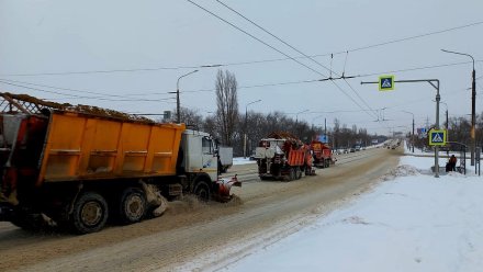 За ночь с улиц Воронежа вывезли более 11 тыс. кубометров снега