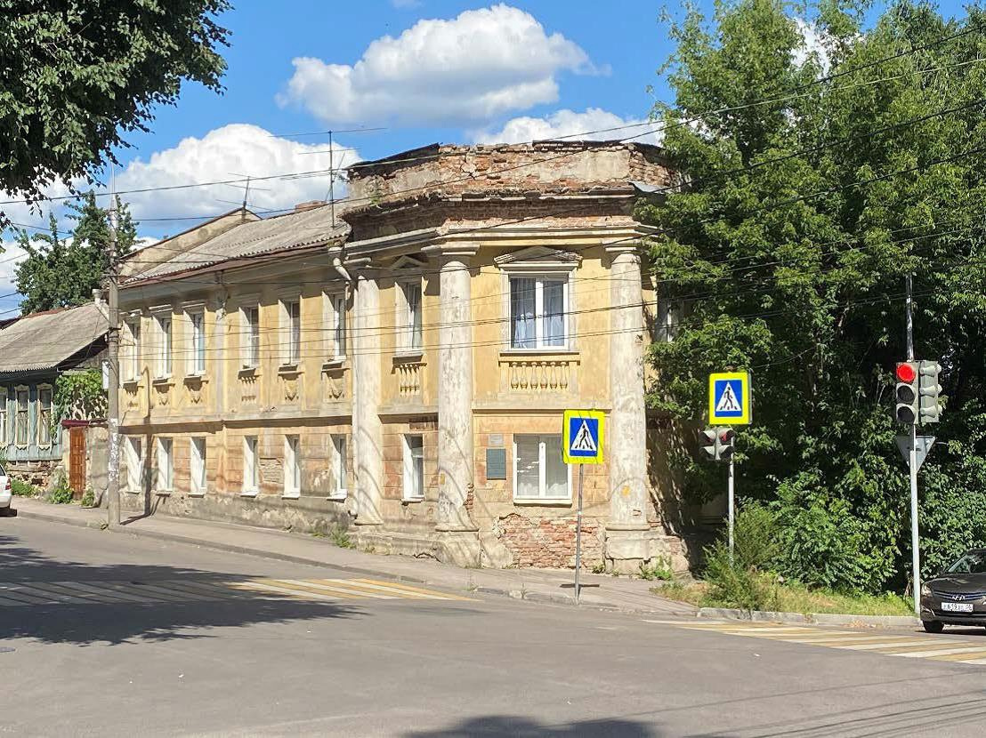 Обрушение карнизов на 105-летнем доме в центре Воронежа закончилось штрафом  – Новости Воронежа и Воронежской области – Вести Воронеж