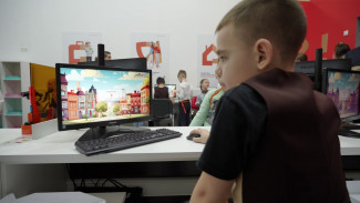 В воронежском «КидБурге» детей научили получать их первые документы