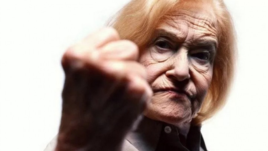 В Воронеже 89-летняя женщина обхитрила мошенницу