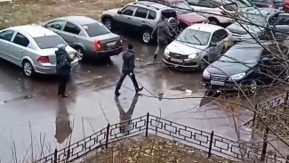 Воронежцы сообщили об избиении глухонемого таксиста из-за парковки