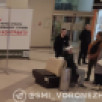Витринное стекло рухнуло прямо на голову воронежцу в «Галерее Чижова»