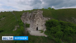 Дивногорье: Развалины средневековой крепости, деревня древних алан и меловые подземелья