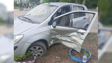 Пожилой водитель Hyundai попал в больницу после ДТП в воронежском райцентре