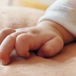 Сильно обгоревшую на пожаре малышку планируют перевезти из Воронежа в Нижний Новгород