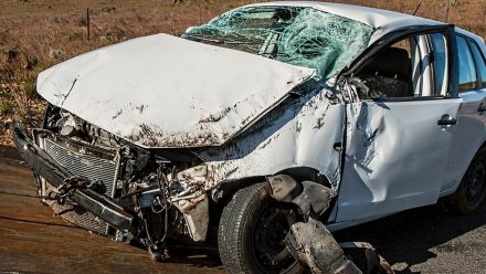 Бросивший умирать пассажира после ДТП водитель попал под дело в Воронежской области