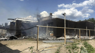 Появились фото последствий сильного пожара в воронежской деревне Новоподклетное