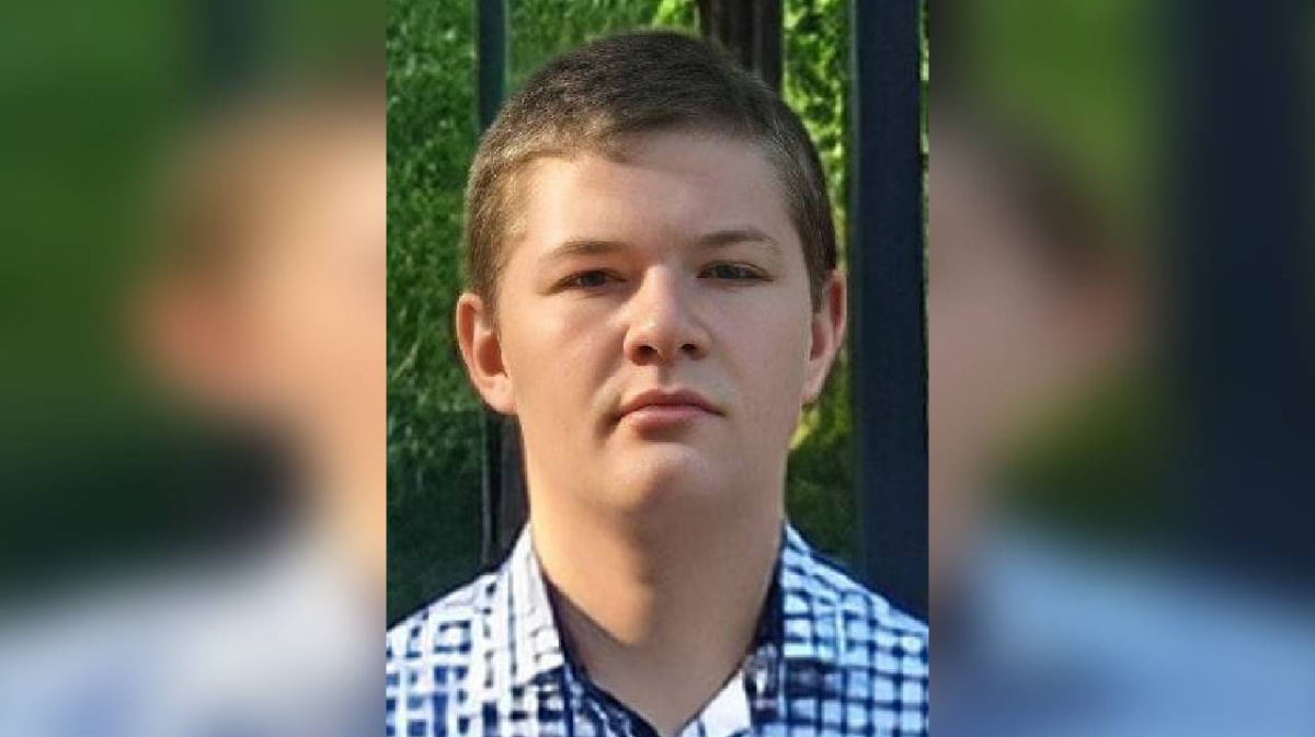 Танцы на кладбище. Подросток осквернил могилы. 14 летний подросток. Подростки в воронеже осквернили. Подросток из воронежа.