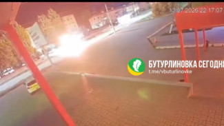 Два подростка попали в реанимацию после взрыва из-за ДТП в Бутурлиновке