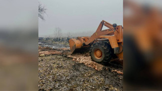 В Семилуках начали ремонт размытой дороги к кладбищу 