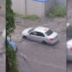 В Воронеже машины начали уходить под воду из-за мощного ливня