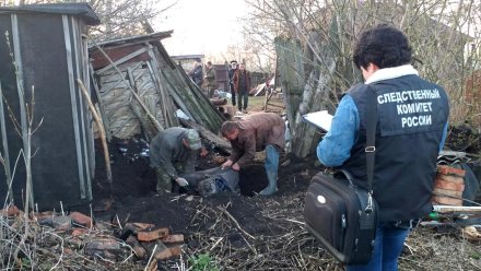 В Воронежской области 19-летний парень задушил отца и закопал тело во дворе дома