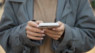 Заведующая магазином в Воронеже лишилась более 3 млн после знакомства в Сети