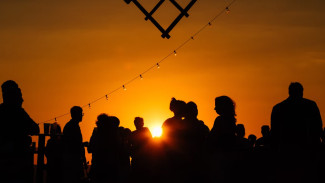 Возраст молодёжи в России предложили поднять до 40-45 лет