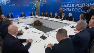 Путин рассказал анекдот после рассказа чиновника о производстве сыра в Воронежской области