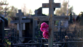 В Воронежской области на кладбище нашли тело мужчины