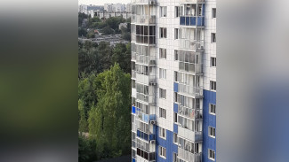 В Воронеже в крупном ЖК вспыхнул сильный пожар