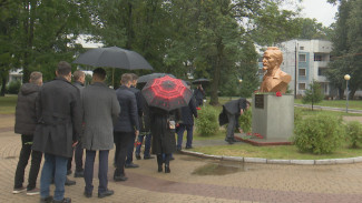 В Воронеже сотрудники ФСБ почтили память Феликса Дзержинского 