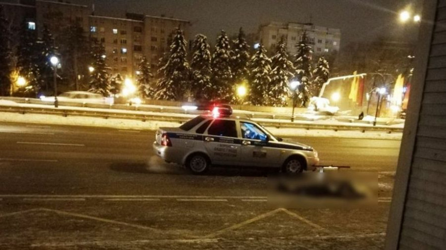 В Воронеже автобус №80 у остановки переехал мужчину