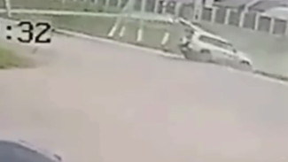 Внедорожник влетел в столб в Воронежской области