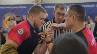 Сильнейшие армрестлеры Воронежской области встретились на чемпионате региона