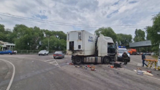 В Воронеже на проспекте Патриотов столкнулись 7 машин: два человека пострадали
