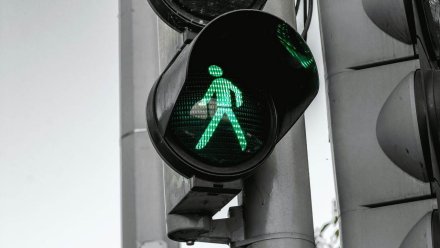 На смертельно опасном переходе в Воронеже заработал светофор