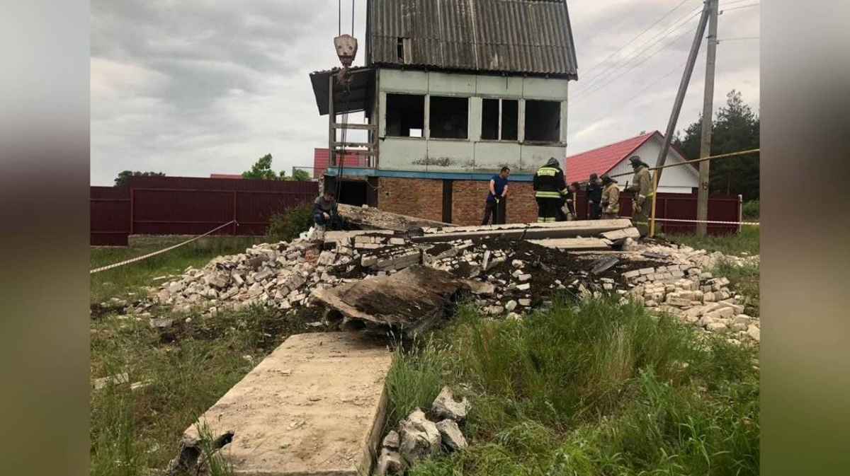 Один прыгал на плитах, двое были внизу. Раскрыта версия гибели детей в  воронежском Копанище – Новости Воронежа и Воронежской области – Вести  Воронеж