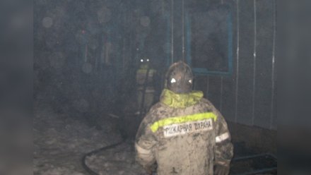 Женщина попала в реанимацию с ожогами 50% тела после пожара в воронежском райцентре