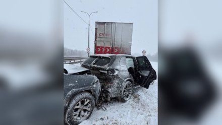 15 машин столкнулись в трёх ДТП на трассе М-4 «Дон» в Воронежской области