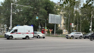 Самокатчик попал под колёса автомобиля на Московском проспекте в Воронеже