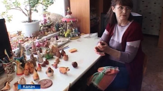 Мастер Ольга Козинина возрождает уникальные глиняные свистульки Воронежской области