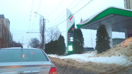 Воронежцы сообщили о дефиците бензина на заправках крупной сети