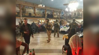 В Воронеже в ресторане «Форт» примерно 50 азербайджанцам вручили повестки в военкомат