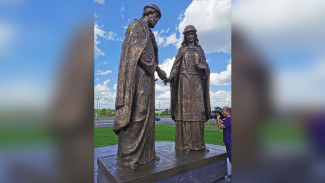 Под Воронежем открыли созданный Зурабом Церетели памятник Петру и Февронии