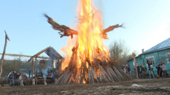 Воронежцам напомнили о штрафах за «неправильное» сжигание чучела Масленицы