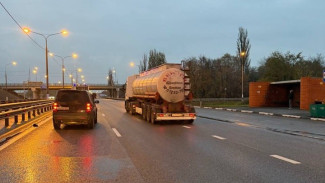 Водитель Land Rover насмерть сбил мужчину на трассе в Воронежской области