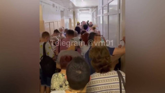 Давку в очереди на вакцинацию от ковида в Воронеже показали на видео