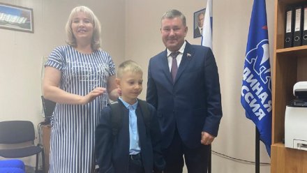 Депутаты «Единой России» принимают активное участие в акции «Собери ребёнка в школу»