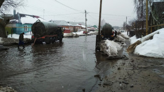 В Воронеже из-за потепления сильно затопило две улицы